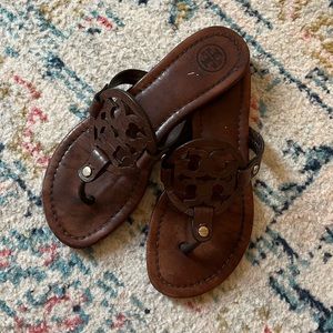Tory Burch Miller Leather Sandals Chocolate Brown Snake Print Logo Size 5.5